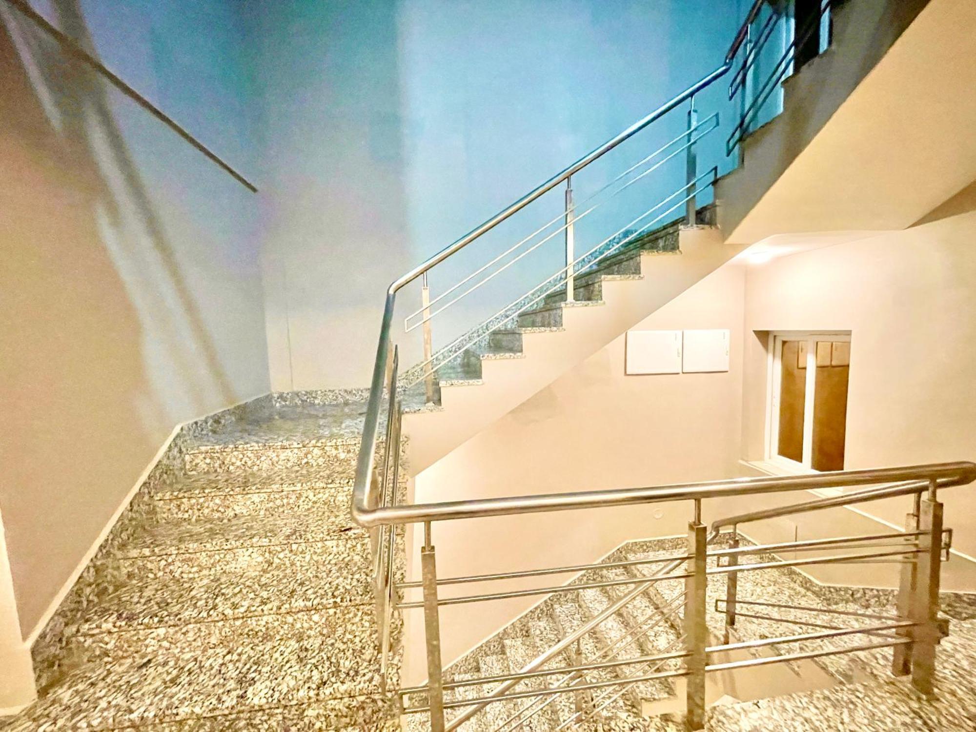 Hotel Rb International ! Puri Near-Sea-Beach-And-Temple Fully-Air-Conditioned-Hotel With-Lift-And-Card Payment Accepted-Parking-Facility, Best Hotel In Puri Exterior photo